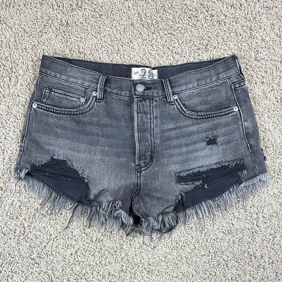 We the Free black distressed cut off frayed denim shorts sz 28 - Picture 1 of 6